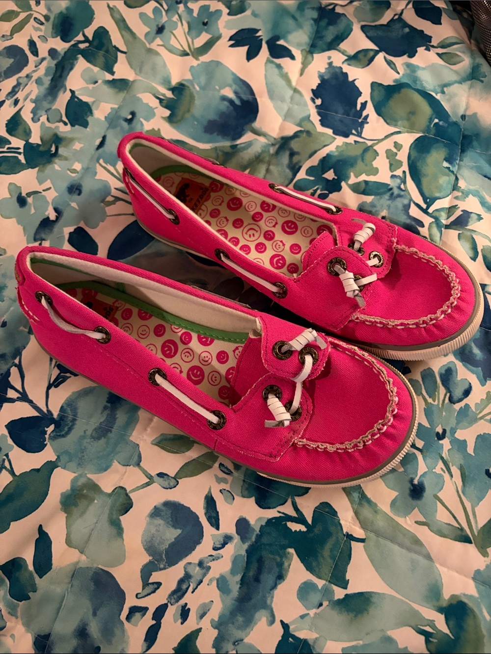 Rocket Dog Hot Pink Canvas Boat Flats with White Lacing